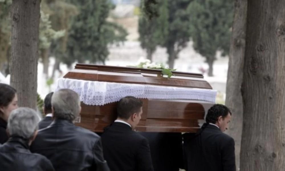 Μεσολόγγι: Θλίψη για το τελευταίο αντίο του 16χρονου μαθητή